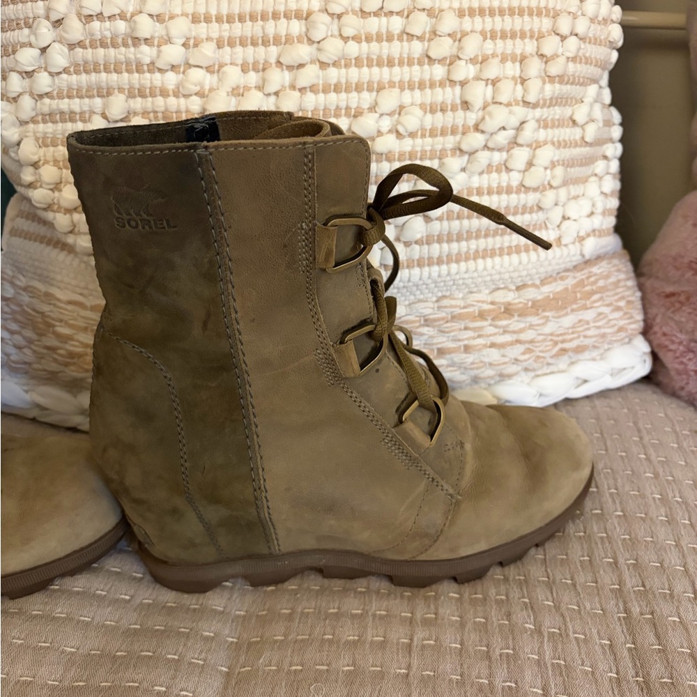 Sorel Women's Joan of Arctic Alpine Tundra Wedge Boots - Picture 7 of 12